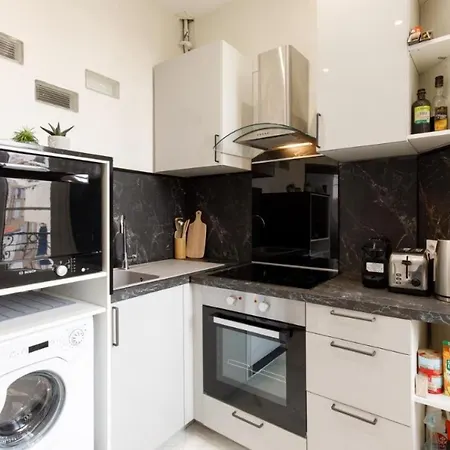 Bright And Elegant Renovated Two - Near Suquet