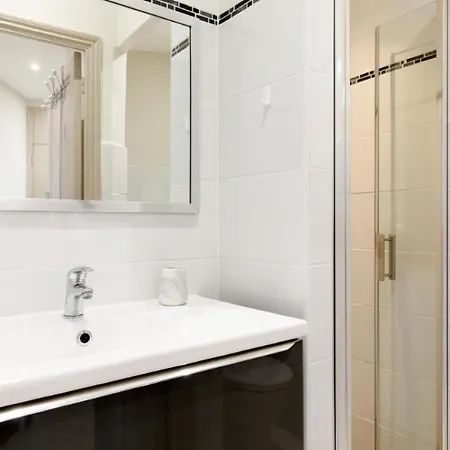 Bright And Elegant Renovated Two - Near Suquet Lejlighed